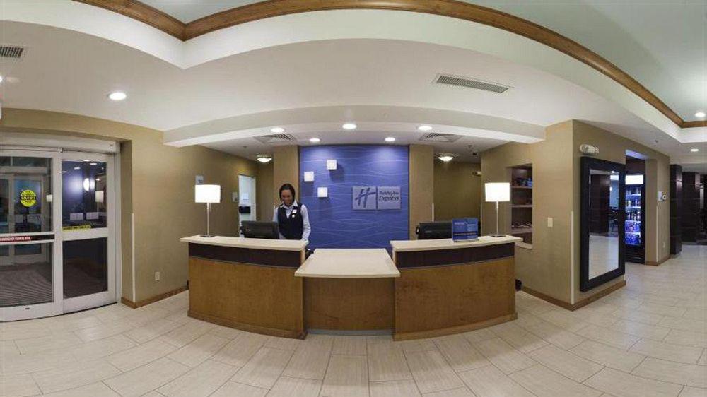 Holiday Inn Express & Suites Alexandria - Fort Belvoir By Ihg Exteriör bild
