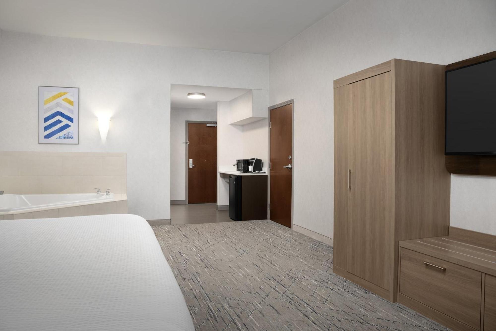 Holiday Inn Express & Suites Alexandria - Fort Belvoir By Ihg Exteriör bild