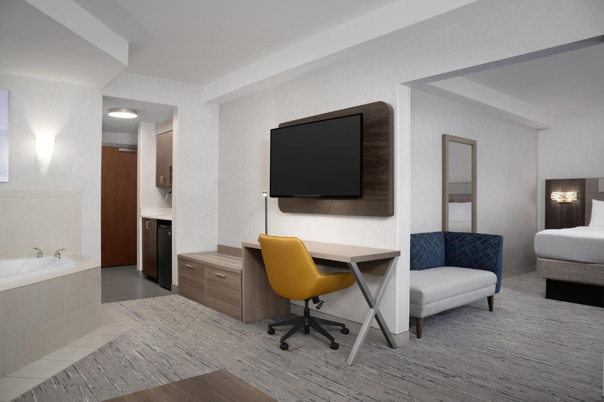 Holiday Inn Express & Suites Alexandria - Fort Belvoir By Ihg Exteriör bild