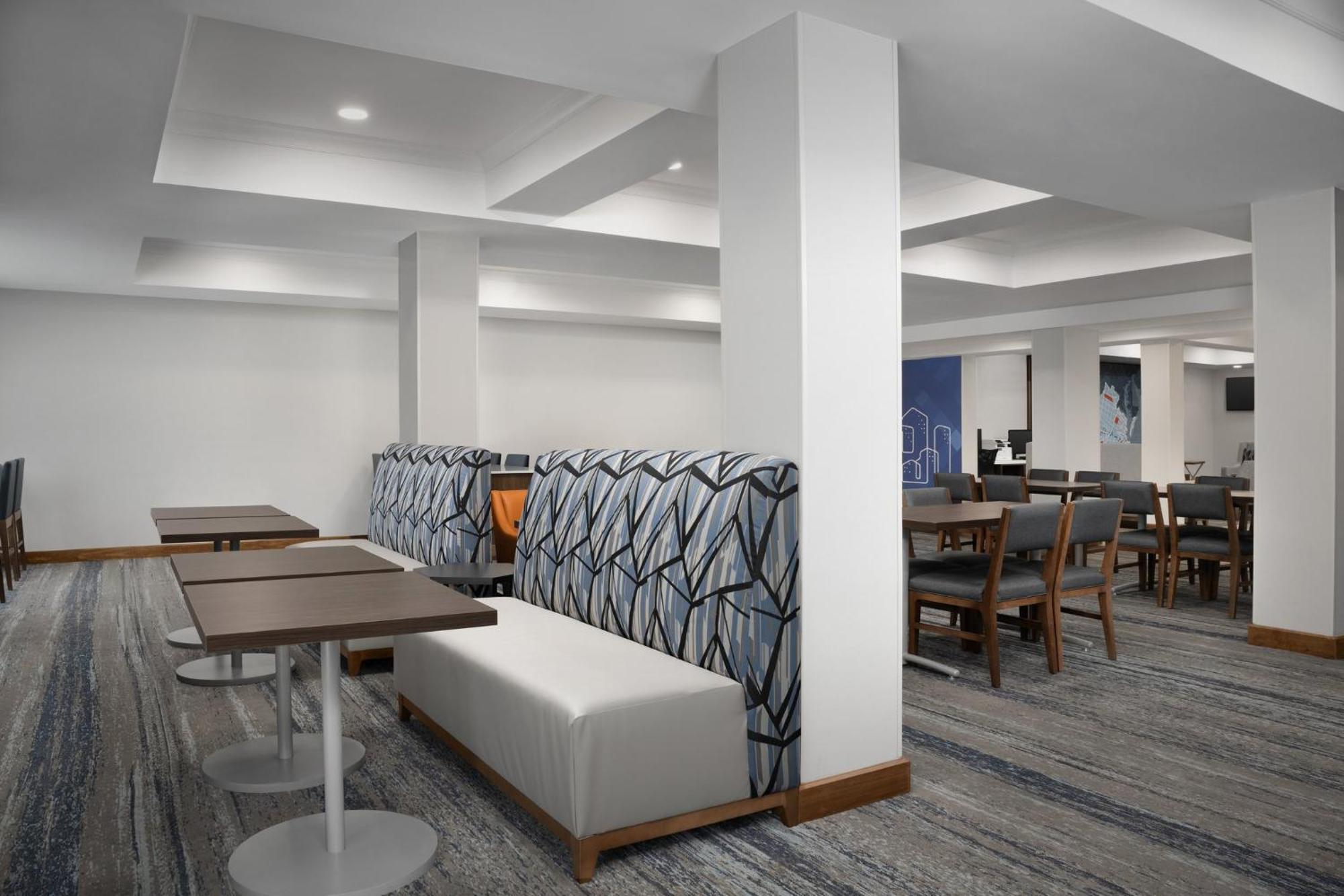 Holiday Inn Express & Suites Alexandria - Fort Belvoir By Ihg Exteriör bild