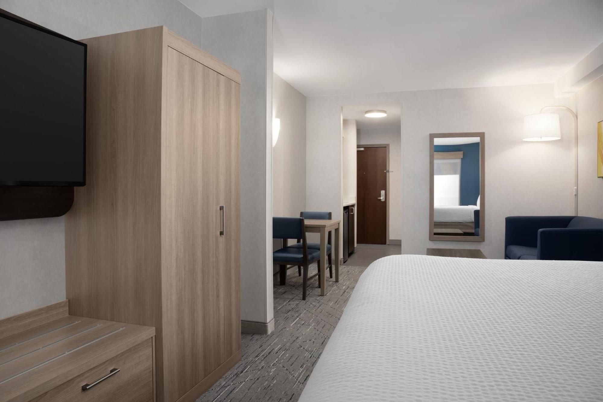 Holiday Inn Express & Suites Alexandria - Fort Belvoir By Ihg Exteriör bild