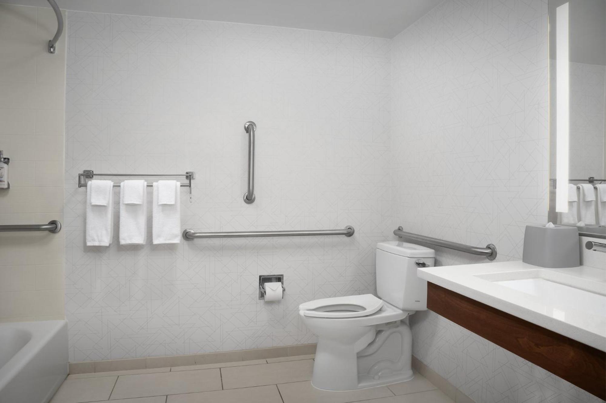 Holiday Inn Express & Suites Alexandria - Fort Belvoir By Ihg Exteriör bild