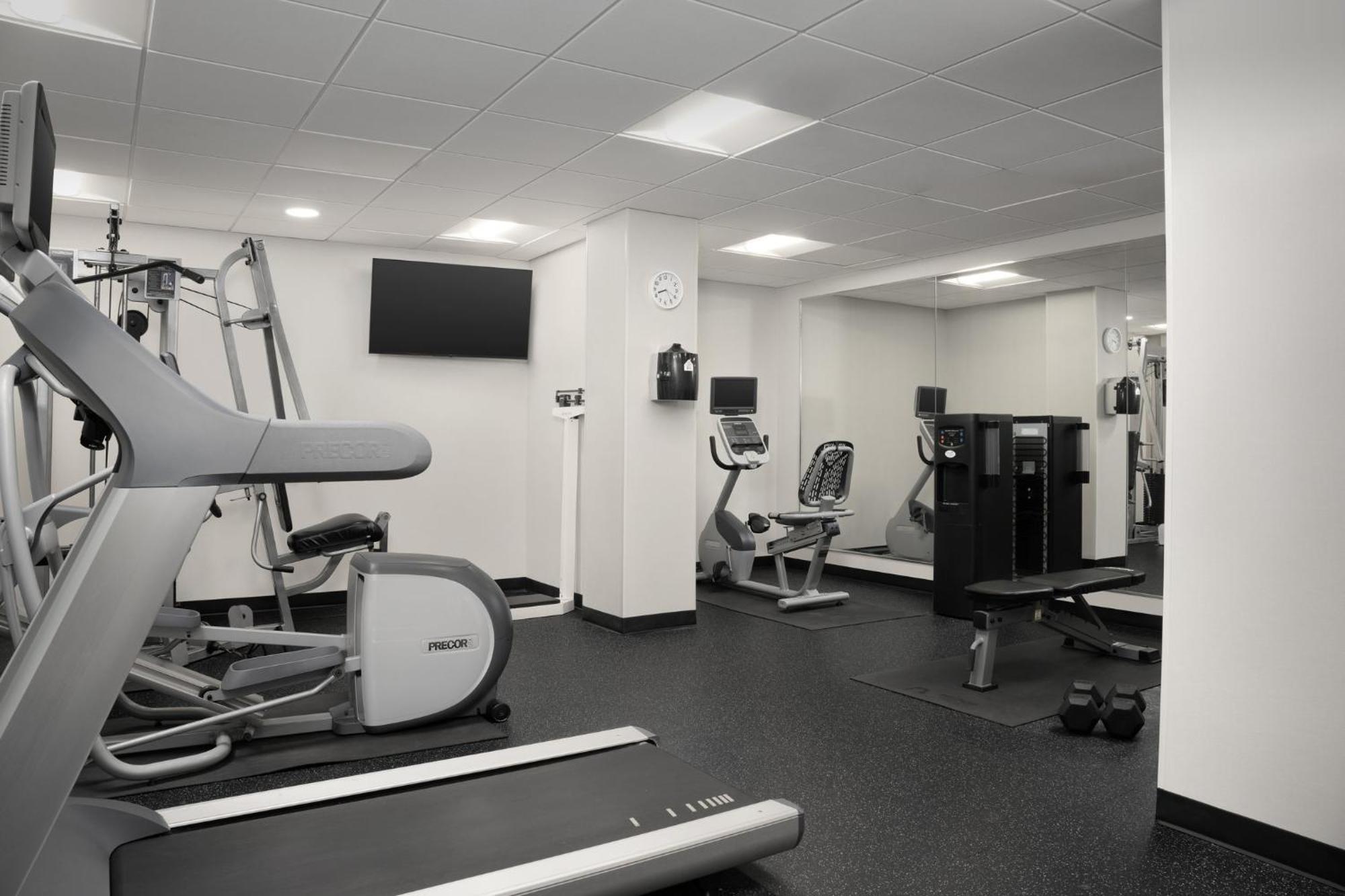 Holiday Inn Express & Suites Alexandria - Fort Belvoir By Ihg Exteriör bild