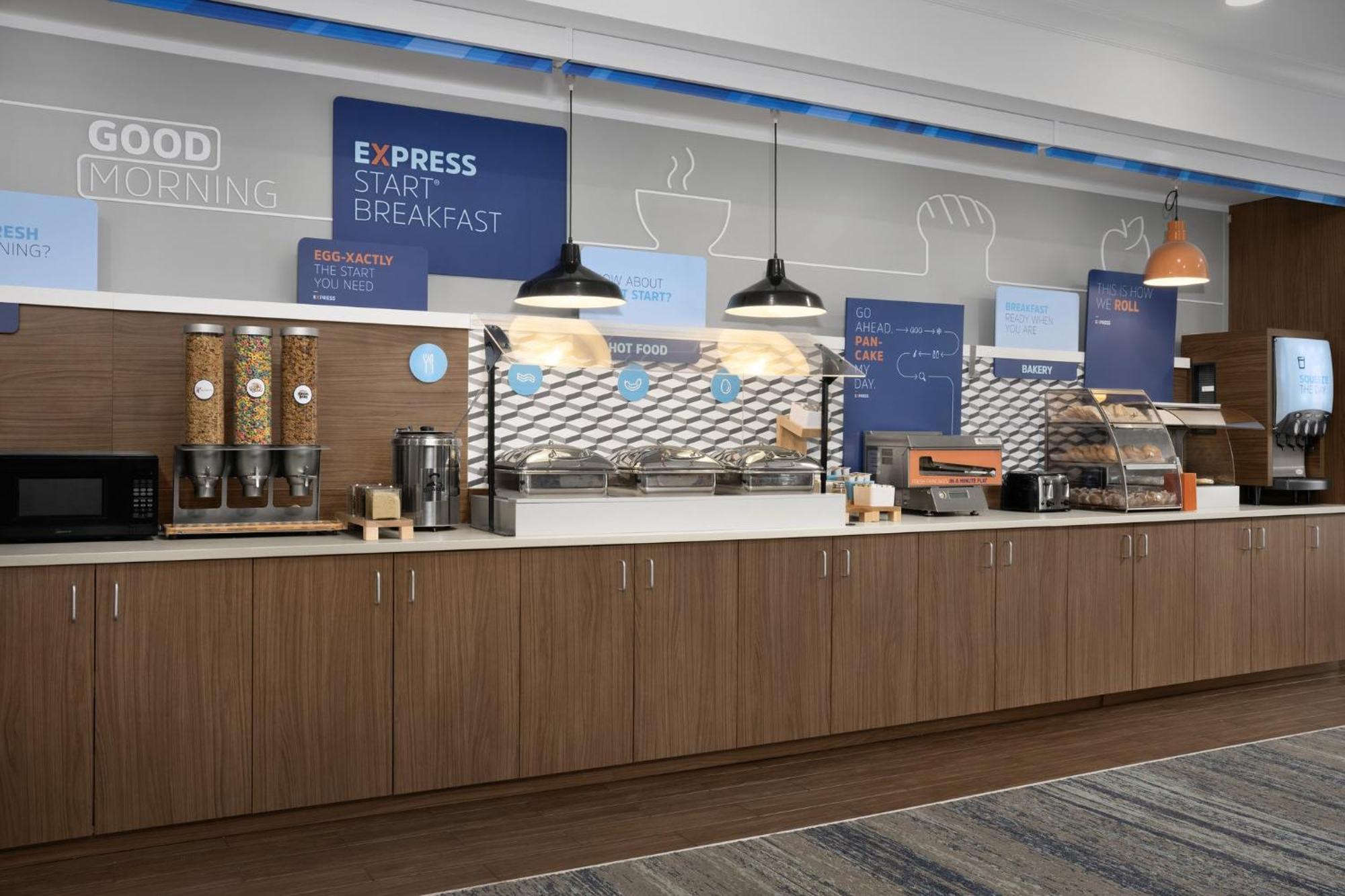 Holiday Inn Express & Suites Alexandria - Fort Belvoir By Ihg Exteriör bild